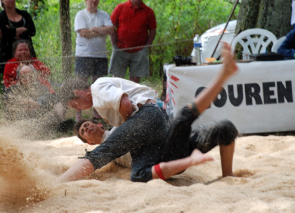 SPORT ET TRADITION : la lutte bretonne